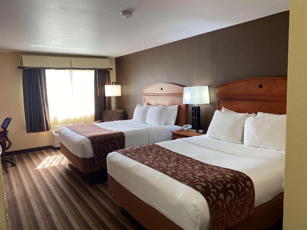 Best Western Manhattan Inn Extérieur photo